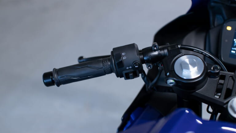 ヤマハ|R125|YZF-R125|欧州仕様|2023年モデル|ヤマハ新型「R125(YZF-R125)」登場! R7顔でトラコン、スマホ連動カラーメーターを装備【欧州】