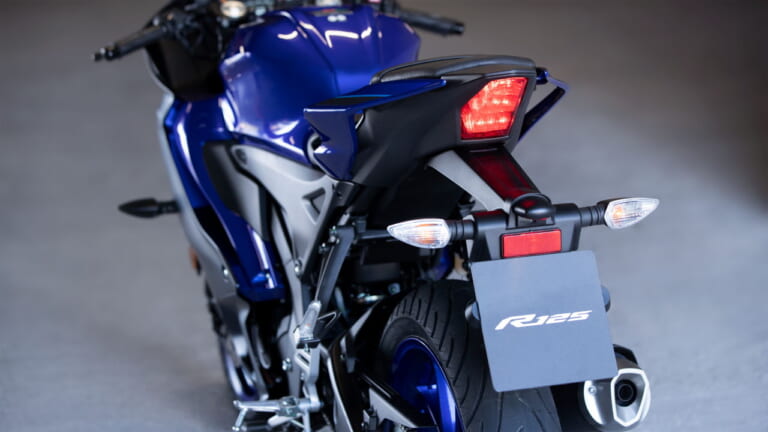 ヤマハ|R125|YZF-R125|欧州仕様|2023年モデル|ヤマハ新型「R125(YZF-R125)」登場! R7顔でトラコン、スマホ連動カラーメーターを装備【欧州】