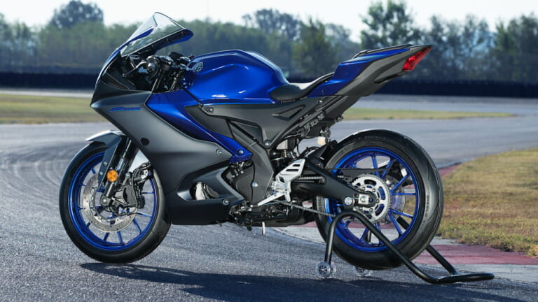 ヤマハ|R125|YZF-R125|欧州仕様|2023年モデル|ヤマハ新型「R125(YZF-R125)」登場! R7顔でトラコン、スマホ連動カラーメーターを装備【欧州】