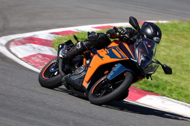 KTM RC390|Q83:よく聞くバネ下重量の低減…。バネ下ってどこ? なぜ軽いほうがいいの??【30秒でわかる! バイクの疑問】