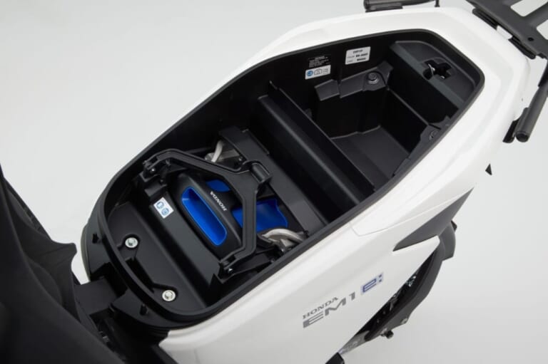 ホンダ|EM1e||ホンダ初のパーソナルEV! 若者向け電動スクーター「EM1e:」が登場