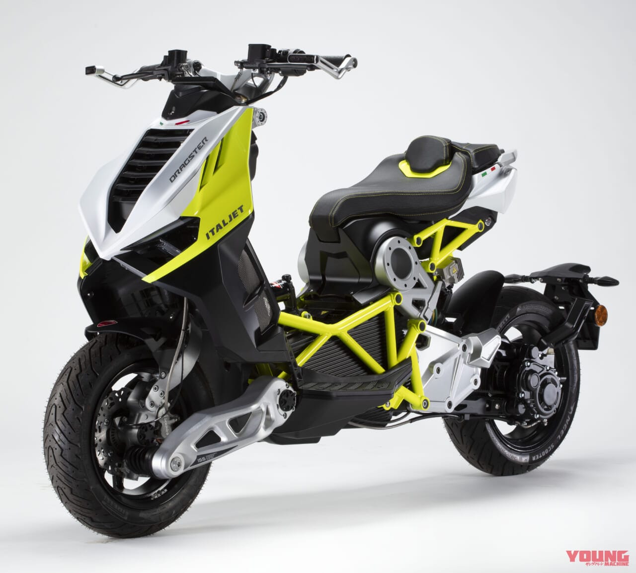 イタルジェット|ドラッグスター#01エレクトリック|異形のスクーター、超級続編!! イタルジェット「ドラッグスター500GP」「ドラッグスター#e01エレクトリック」がEICMAに登場