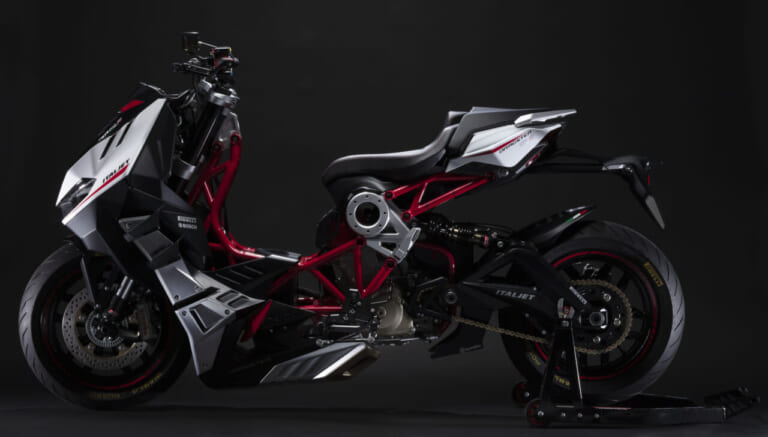 イタルジェット|ドラッグスター500GPコンセプト|異形のスクーター、超級続編!! イタルジェット「ドラッグスター500GP」「ドラッグスター#e01エレクトリック」がEICMAに登場