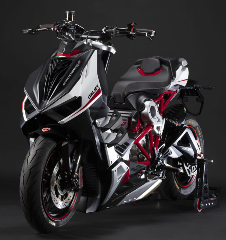 イタルジェット|ドラッグスター500GPコンセプト|異形のスクーター、超級続編!! イタルジェット「ドラッグスター500GP」「ドラッグスター#e01エレクトリック」がEICMAに登場