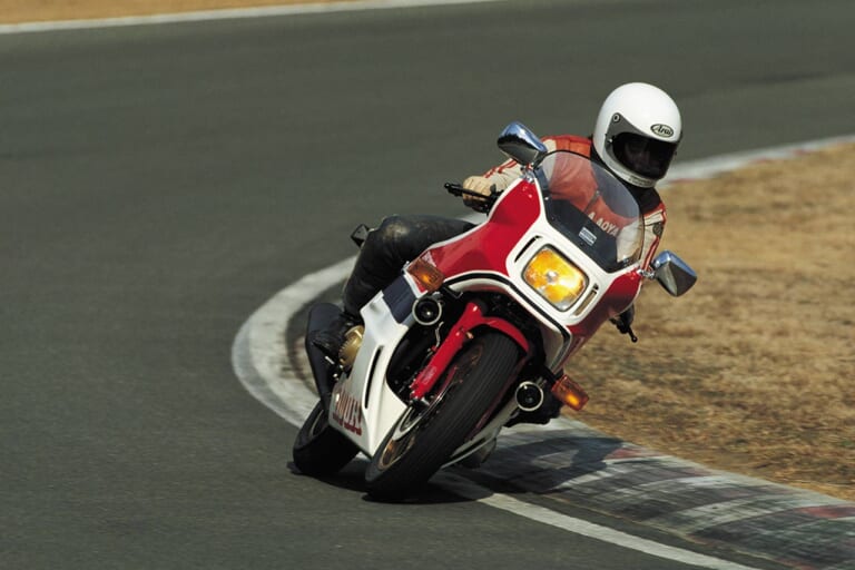 ホンダ CB1100R|「最速バイク戦国時代の幕開け」“R”を冠した市販車レーサー:1983 ホンダCB1100R【あの素晴らしい名車をもう一度】