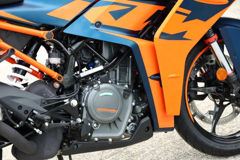 KTM RC390|エンジン|KTM 新型RC390 ディテール解説【400ccクラス随一のポテンシャル!】