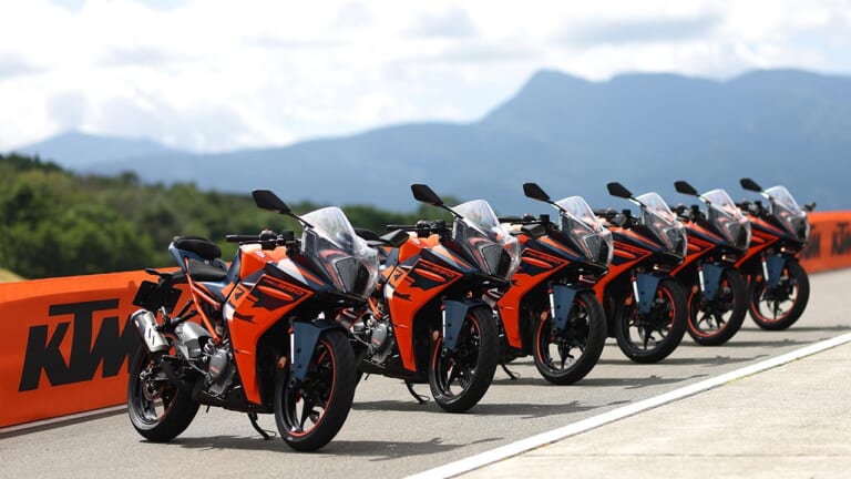 KTM RC390|富士スピードウェイ|KTM 新型RC390 試乗インプレッション【400ccクラスでもっとも本格的なスポーツバイクだ!】