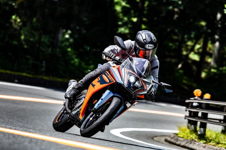 KTM RC390|KTM 新型RC390 試乗インプレッション【400ccクラスでもっとも本格的なスポーツバイクだ!】