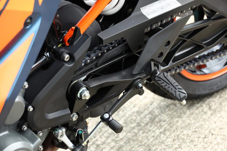 KTM RC390|クイックシフター|KTM 新型RC390 ディテール解説【400ccクラス随一のポテンシャル!】
