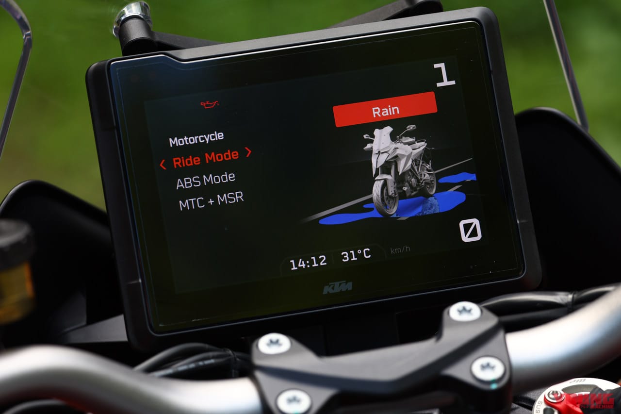 |KTM 1290スーパーデュークシリーズ3機種を乗り比べ! 試乗ショートインプレッション〈Rエヴォ/GT/R〉