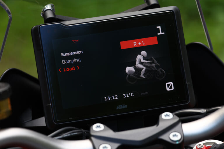 KTM 1290スーパーデュークGT|KTM 1290スーパーデュークシリーズ3機種を乗り比べ! 試乗ショートインプレッション〈Rエヴォ/GT/R〉