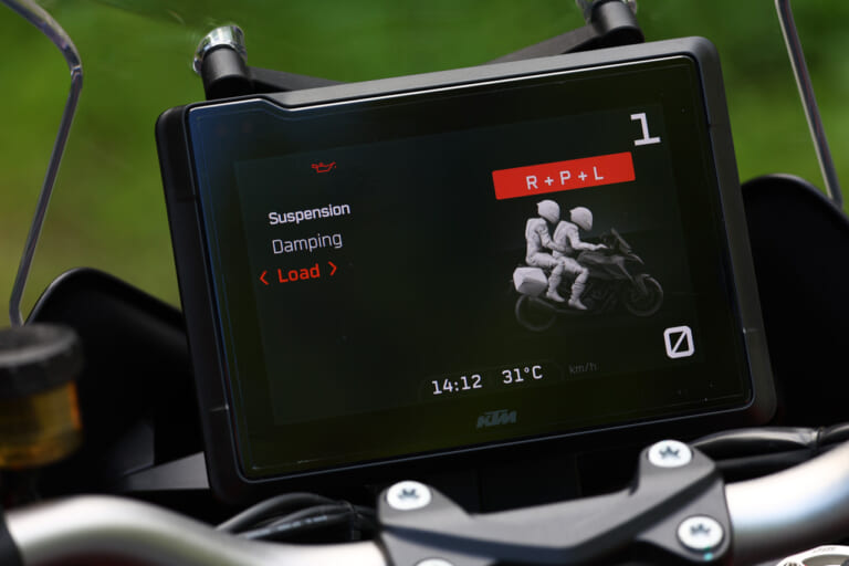 KTM 1290スーパーデュークGT|KTM 1290スーパーデュークシリーズ3機種を乗り比べ! 試乗ショートインプレッション〈Rエヴォ/GT/R〉