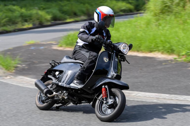 スコマディ テクニカ125|スコマディ テクニカ125 試乗インプレッション【見た目も走りもクラシカルな英国スクーター】