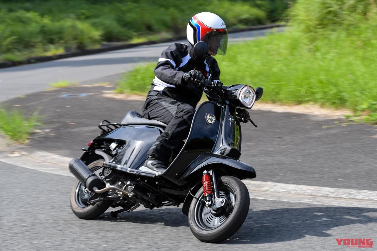 スコマディ テクニカ125 試乗インプレッション【見た目も走りもクラシカルな英国スクーター】