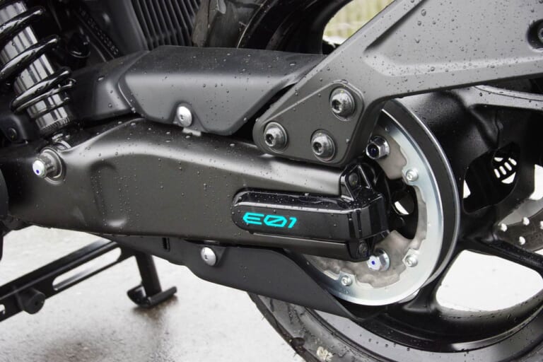 ヤマハ E01|ヤマハの本格EV!「E01」試乗インプレッション【航続距離104 kmの実験バイク!】