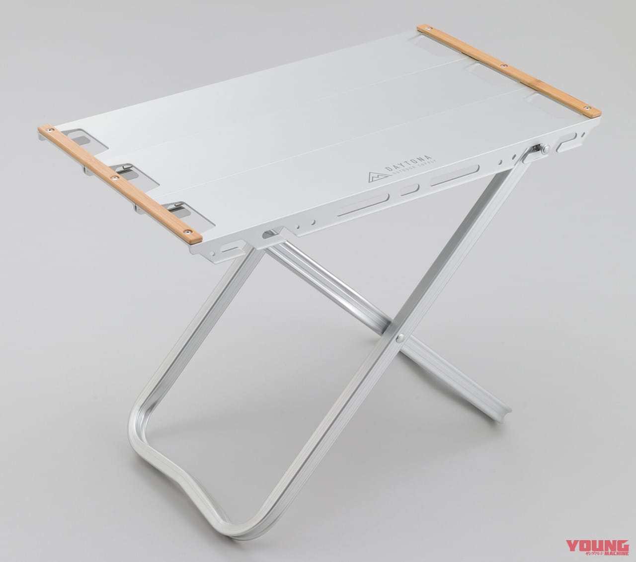 デイトナ フラットアルミテーブル520|ヤンマシ的ホットアイテムピックアップ×9選〈アライヘルメット/アプリリア/BMW etc.〉