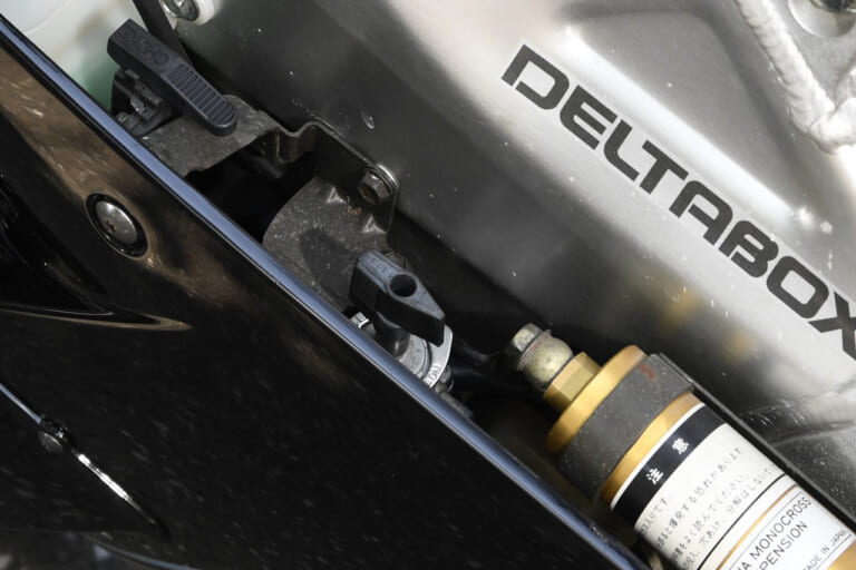 ヤマハ TZR250|フューエルコック|‘80s国産名車「ヤマハ TZR250(3MA)」完調メンテナンス【エンジン関連部品の供給が厳しい】