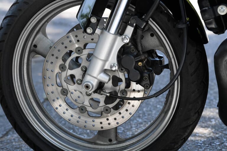 ヤマハ TZR250|ブレーキ|‘80s国産名車「ヤマハ TZR250(3MA)」完調メンテナンス【エンジン関連部品の供給が厳しい】