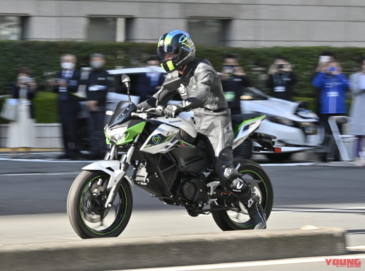 カワサキ|Z EV|ZEV-Tokyo|デモラン|“電動化”でバイクの取り回しが劇的ラクラク化!? 開発者直撃で見えた、カワサキEV&ハイブリッドの秘密とは?