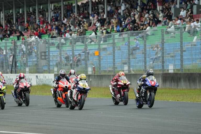 全日本ロードレース|JSB1000|レースも市販車も! 2023年は日本バイク界のカーボンニュートラル元年に……〈多事走論〉from Nom