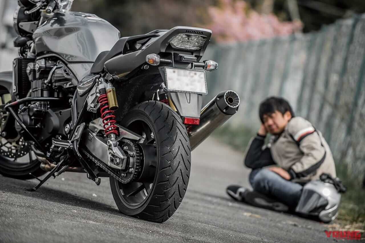 Q57:だぁぁっ! パンクした…  まずどうしたらいい?【30秒でわかる! バイクの疑問】