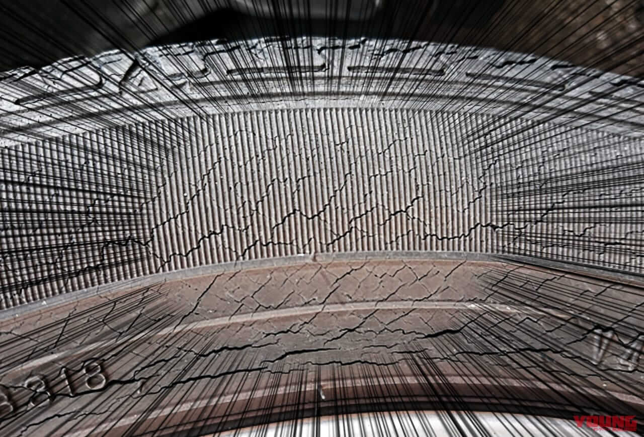 Q77:1万km? 5年?? タイヤの寿命を教えて【30秒でわかる! バイクの疑問】