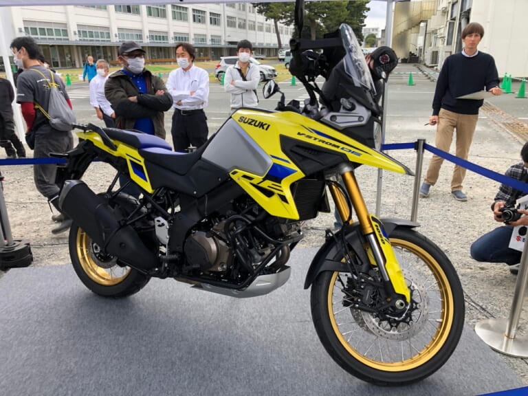 スズキ|Vストローム1050DE|2023年モデル|【日本発売決定】スズキ「VストロームSX」「Vストローム800DE」「Vストローム1050DE」本社イベントでサプライズ!