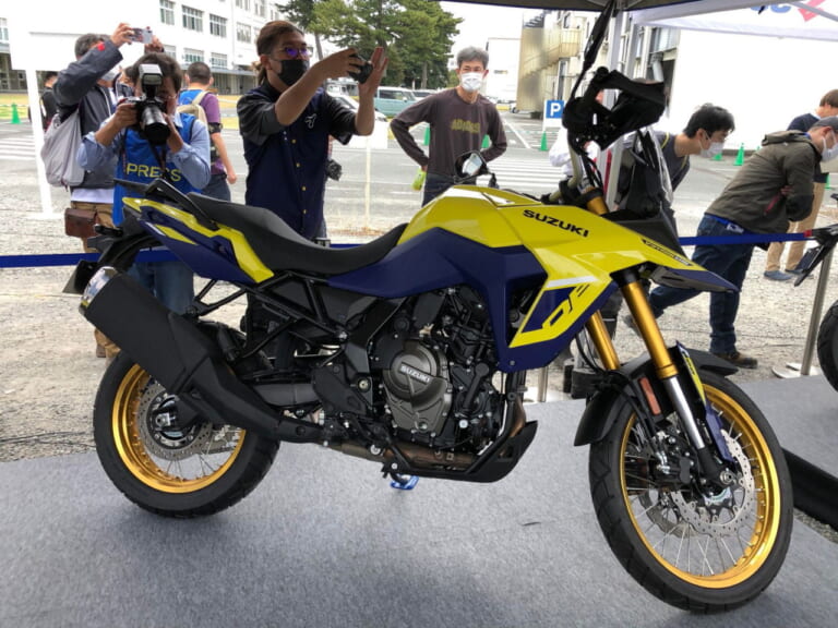 スズキ|Vストローム800DE|2023年モデル|【日本発売決定】スズキ「VストロームSX」「Vストローム800DE」「Vストローム1050DE」本社イベントでサプライズ!