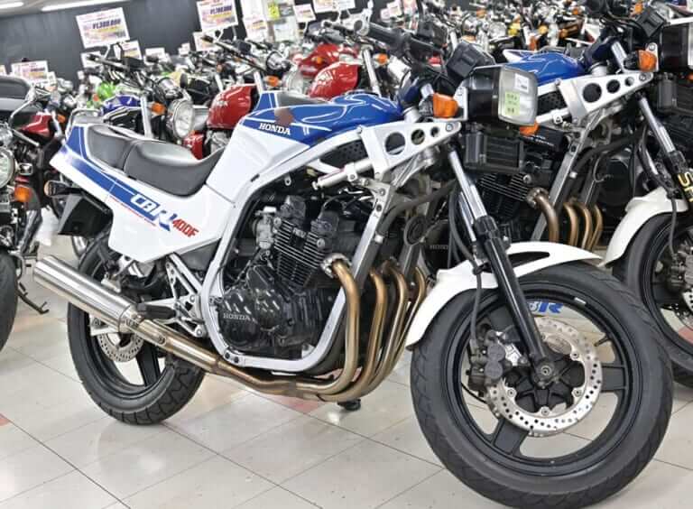 HONDA CBR400F|400cc中古バイクは依然4気筒が大人気! 絶版車の宝庫で相場をチェック〈絶版中古車の新常識:中型編〉