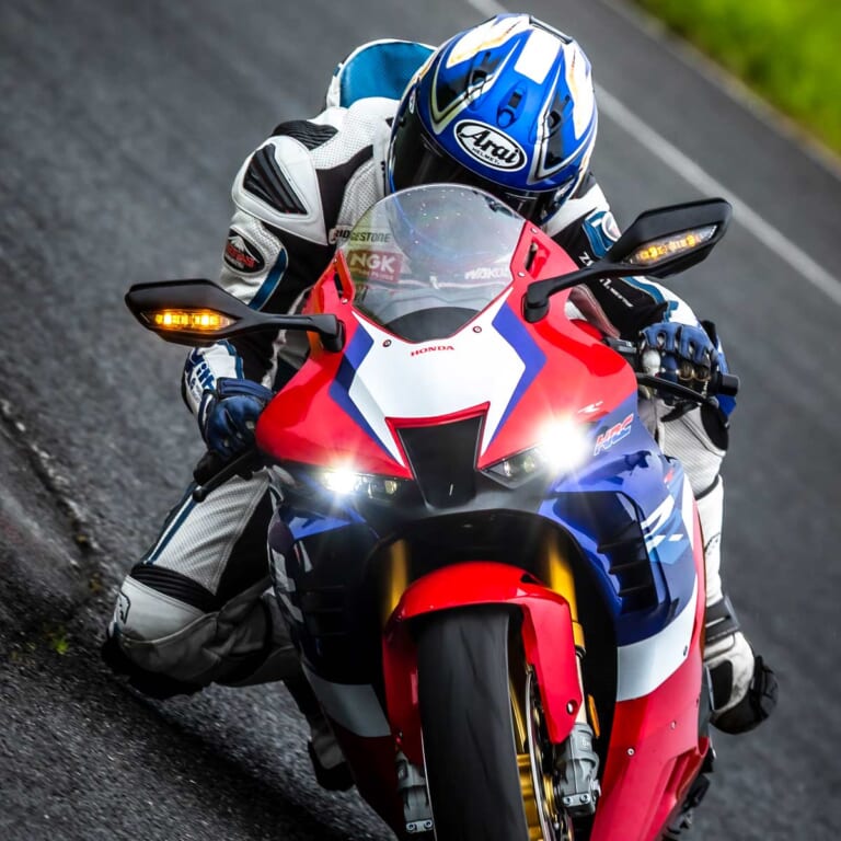サーキット走行|Q43:サーキット走行では空気圧を下げたほうがいい?【30秒でわかる! バイクの疑問】