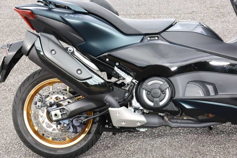 ヤマハTMAX560 テックマックス|エンジン|ヤマハTMAX560 テックマックス 試乗インプレ【スタイル刷新&軽量ホイールで走行性能と利便性を底上げ】
