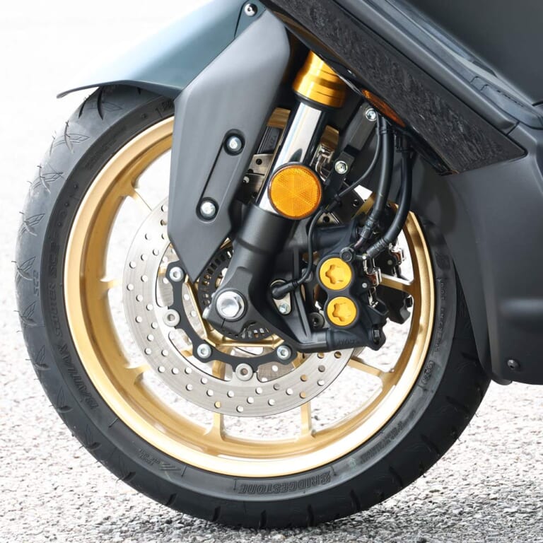 ヤマハTMAX560 テックマックス|フロント|ヤマハTMAX560 テックマックス 試乗インプレ【スタイル刷新&軽量ホイールで走行性能と利便性を底上げ】