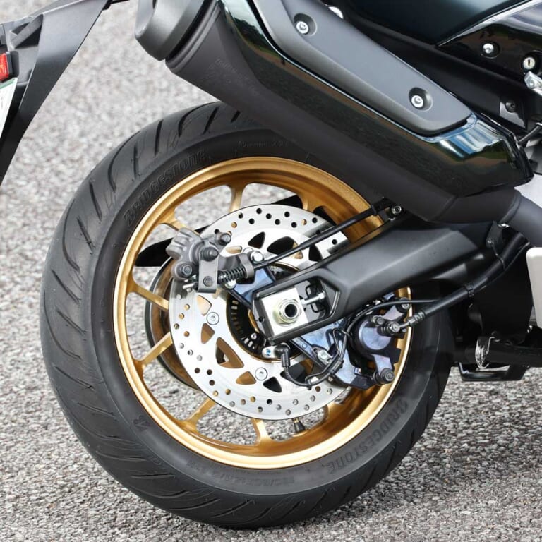 ヤマハTMAX560 テックマックス|リヤ|ヤマハTMAX560 テックマックス 試乗インプレ【スタイル刷新&軽量ホイールで走行性能と利便性を底上げ】