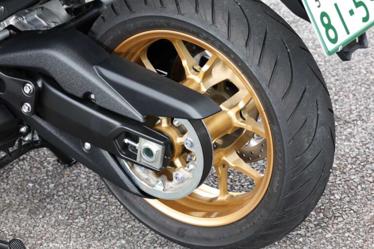ヤマハTMAX560 テックマックス|スイングアーム|ヤマハTMAX560 テックマックス 試乗インプレ【スタイル刷新&軽量ホイールで走行性能と利便性を底上げ】