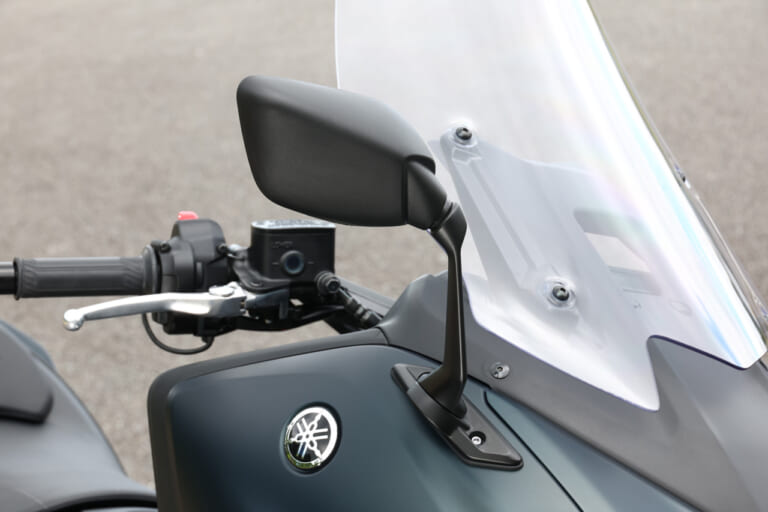 ヤマハTMAX560 テックマックス|ミラー|ヤマハTMAX560 テックマックス 試乗インプレ【スタイル刷新&軽量ホイールで走行性能と利便性を底上げ】