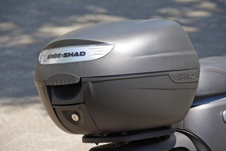 Segway B110S|トップボックス|セグウェイから電動バイク登場! B110S 試乗インプレッション【機能満載でスリム&コンパクト】