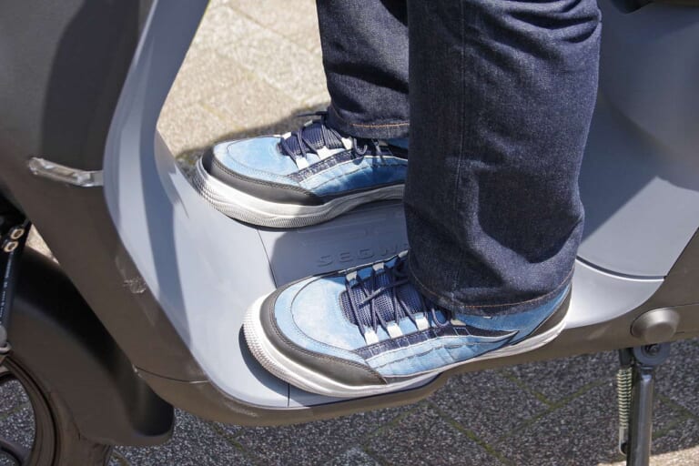 Segway B110S|ステップボード|セグウェイから電動バイク登場! B110S 試乗インプレッション【機能満載でスリム&コンパクト】