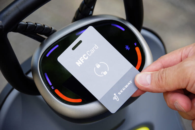 Segway B110S|NFCカード|セグウェイから電動バイク登場! B110S 試乗インプレッション【機能満載でスリム&コンパクト】