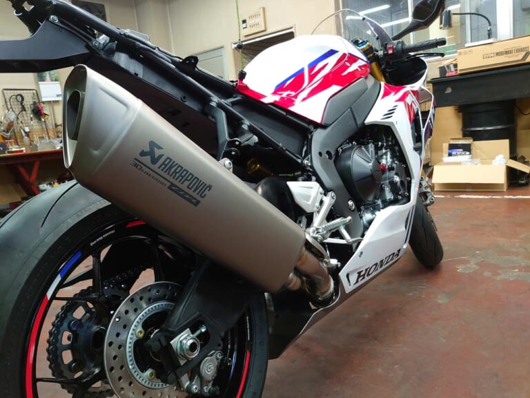 ホンダCBR1000RR-Rファイアーブレード 30thアニバーサリー|愛車インプレッション|ワタシの愛車インプレッション〈ホンダCBR1000RR-R〉from ヤングマシンワークス