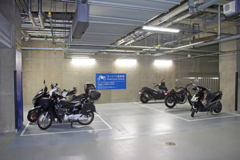 東京国際フォーラム｜バイク駐輪場