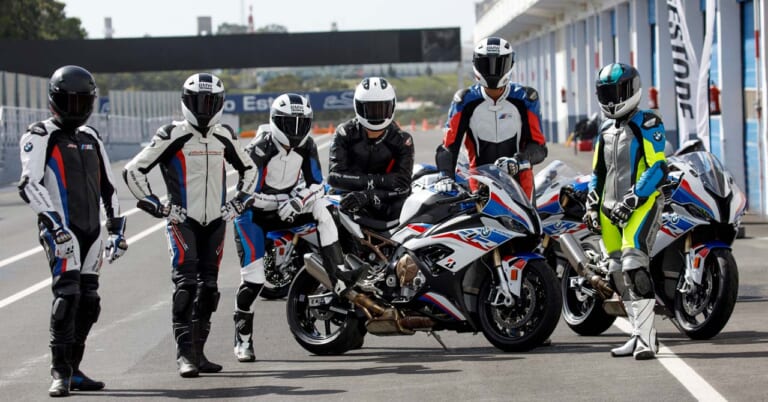 サーキットでの基本装備|Q40:いざサーキットデビュー! 公道と同じ装備・走り方でOK? 【30秒でわかる! バイクの疑問】