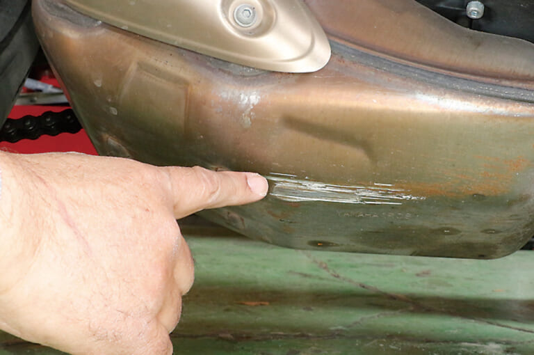 キズを発見|Q65:DIYデビューしたい! セルフメンテナンスの第一歩、何をすればいい?【30秒でわかる! バイクの疑問】