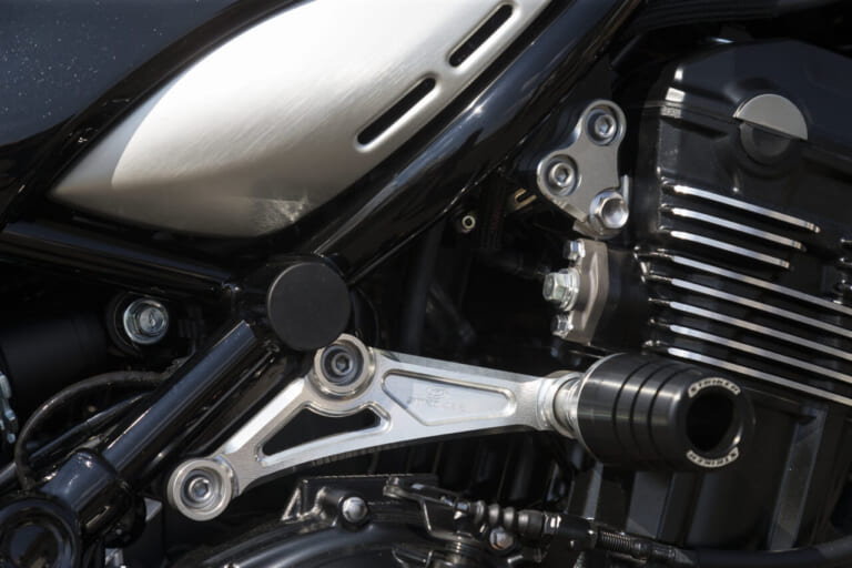 ストライカーZ900RS|’23 Z900RSに適合したストライカーのカスタムパーツ群【8BL対応マフラーも開発中】