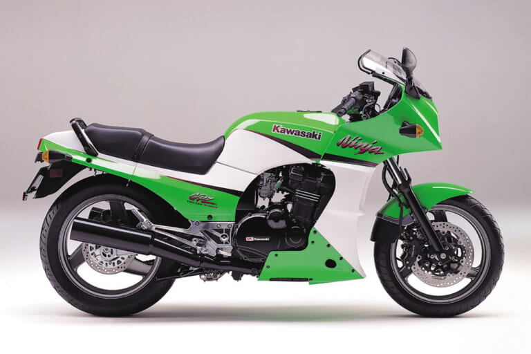 カワサキ GPX900R|「トップガンにも登場」ニンジャの始祖となった長寿バイク:1984カワサキGPz900R【あの素晴らしい名車をもう一度】