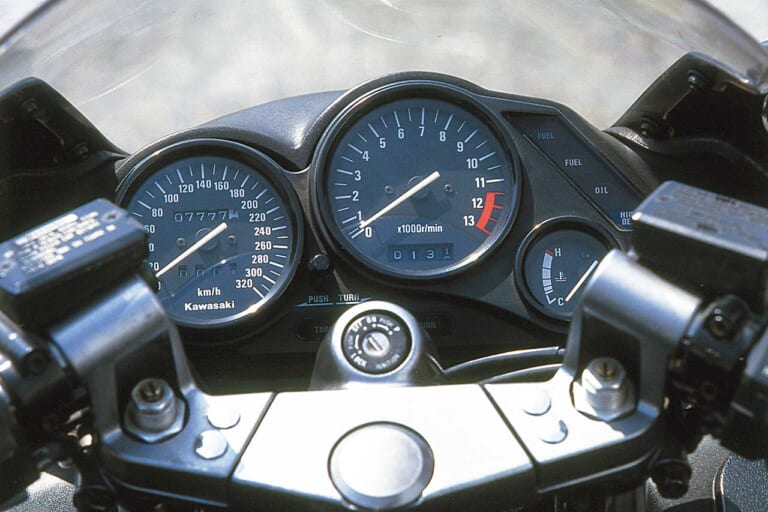カワサキ ZZ-R1100|メーター|「そしてZX-10へ」カワサキ流最速&快適マシンの原点:1986カワサキGPZ1000RX【あの素晴らしい名車をもう一度】