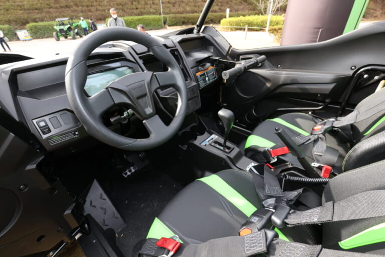 カワサキ|オフロード4輪|テリックス|KRX1000|【試乗速報】ヌルヌル&ヒタヒタ! カワサキのオフロード4輪「テリックス/ミュール」は、サスペンションの動きがヤバい乗り物だ!!