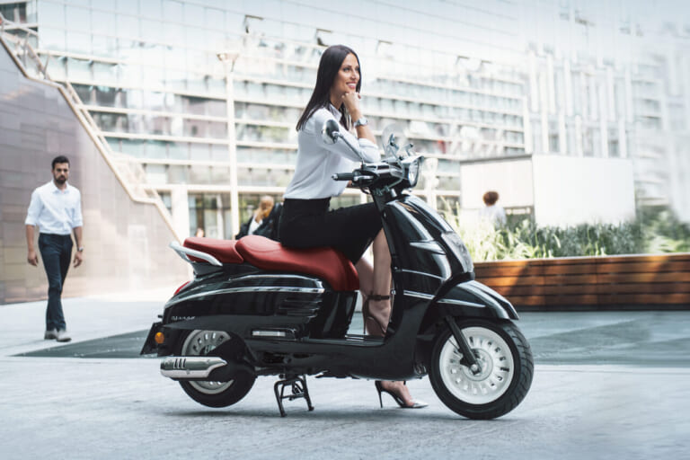 40台限定! プジョーの特別仕様車「ジャンゴ 125/150 ABSボルドーエディション」が登場