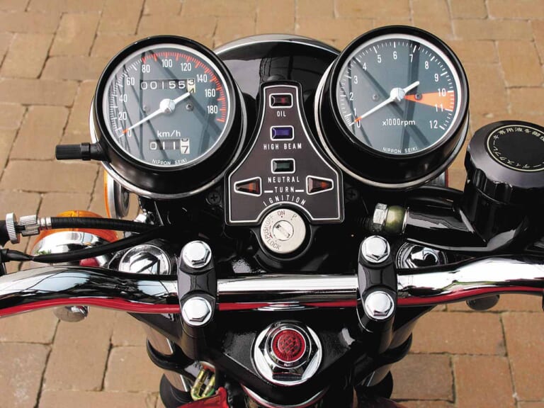 ホンダ CB400Four|メーター|「市販車初の集合マフラー」カフェレーサーの金字塔:1974ホンダCB400フォア【あの素晴らしい名車をもう一度】