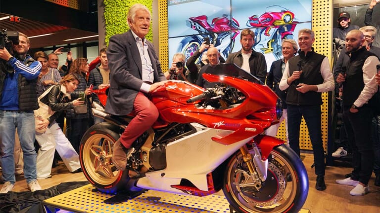 アゴスティーニ氏がアンベール！【MVアグスタ スーパーヴェローチェ1000セリエオロ＆921Sコンセプト】