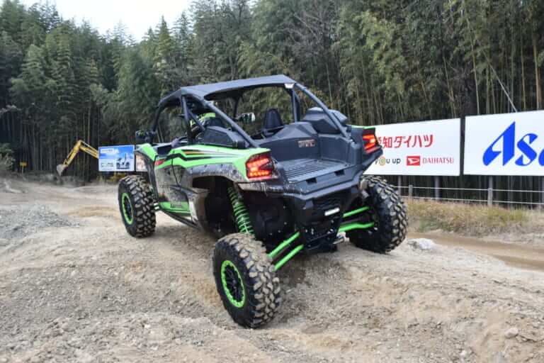 カワサキ|オフロード4輪|テリックスKRX1000|【試乗速報】ヌルヌル&ヒタヒタ! カワサキのオフロード4輪「テリックス/ミュール」は、サスペンションの動きがヤバい乗り物だ!!